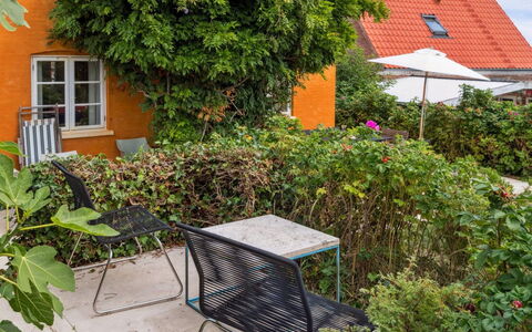 Adelita - 300M from the Sea: Wohnung, Eigentumswohnung, Estate, Balkon, Villa, Hotel
