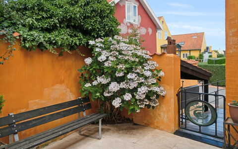 Adelita - 300M from the Sea: Wohnung, Eigentumswohnung, Estate, Balkon, Villa, Hotel