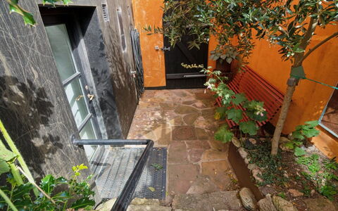 Adelita - 300M from the Sea: Wohnung, Eigentumswohnung, Estate, Balkon, Villa, Hotel