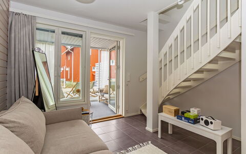 Hailuodon Villa Merituuli: Gebäude, Wohnung, Fassade, Stadt, Wohngebiet, Urban Design, Menschliche Siedlung, Eigentumswohnung, Mischnutzung, Balkon