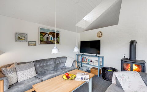 Reinhard - from the Sea: Möbel, Holz, Decke, Interior Design, Couch, Zuhause, Wohnzimmer, Flooring, Fussboden