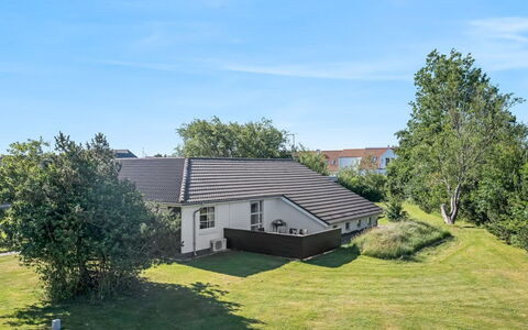 Guthbrand - 1.3Km from the Sea: Wohnung, Eigentumswohnung, Estate, Balkon, Villa, Hotel