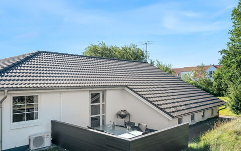 Guthbrand - 1.3Km from the Sea: Wohnung, Eigentumswohnung, Estate, Balkon, Villa, Hotel