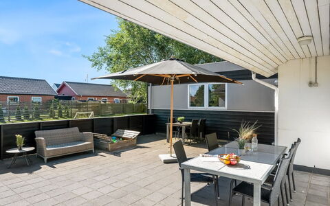 Guthbrand - 1.3Km from the Sea: Wohnung, Eigentumswohnung, Estate, Balkon, Villa, Hotel