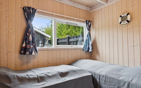 Erko - 575M from the Sea: Holz, Holzbeize, Planke, Hartholz, Schlafzimmer, Bett, Sperrholz, Design, Blockhaus, Bedding