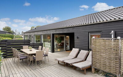 Sigrun - 300M from the Sea