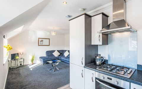 Varis Haven: Resort, Schwimmbad, Eigentumswohnung, Strandresort, Ferienort, Hotel, Strand, Villa
