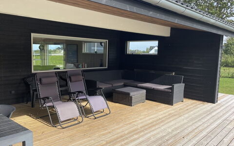 Siljan - 400M from the Sea: Holz, Deck, Hartholz, Holzboden, Planke, Holzbeize, Schatten, Veranda, Abstellgleis, Gartenmöbel