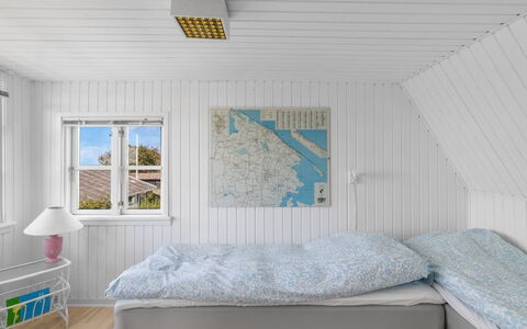Gorica - 150M from the Sea: Holz, Schlafzimmer, Flooring, Fussboden, Decke, Bettdecke, Bedding, Holzboden, Bett, Linens