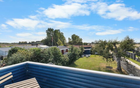 Gorica - 150M from the Sea: Himmel, Blau, Daytime, Grundstueck, Schatten, Sonnenlicht, Landscaping, Garten, Rasen, Garten