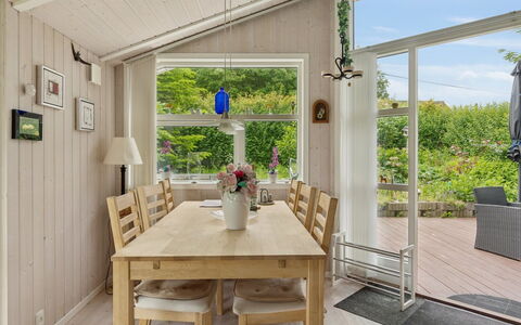 Rikhard - 175M to the Fjord: Flooring, Möbel, Holz, Interior Design, Fussboden, Decke, Holzboden, Küche & Esszimmer Tisch, Esszimmer, Zimmer