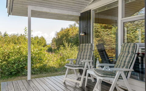 Marisol - 250M to the Fjord: Dach, Haus, Zuhause, Hütte, Tür, Abstellgleis, Deck, Veranda, Planke, Hartholz