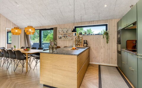 Artur - 800M from the Sea: Holz, Flooring, Interior Design, Fussboden, Möbel, Küche, Countertop, Decke, Holzboden, Küche & Esszimmer Tisch