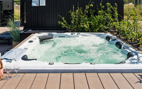 Artur - 800M from the Sea: Verbundwerkstoff, Freizeit, Jacuzzi, Armatur, Badewanne, Design, Gartenmöbel, Hof, Schwimmbad