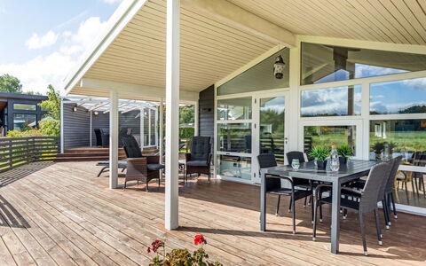 Eisa - 75M from the Sea: Holz, Veranda, Deck, Schatten, Hartholz, Outdoor Struktur, Planke, Holzbeize, Design, Holz