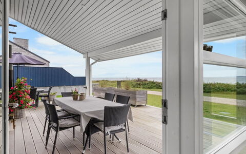 Gertje - 20M from the Sea: Blau, Strauch, Hütte, Ground, Garten, Estate, Schatten, Landscaping, Bauernhaus, Eco Hotel