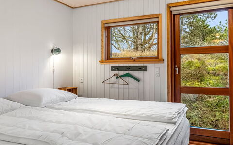 Anneka - 750M from the Sea: Interior Design, Holz, Decke, Flooring, Fussboden, Schlafzimmer, Zimmer, Bett, Bettrahmen, Hartholz