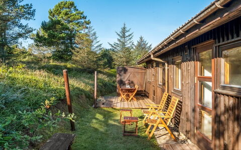 Anneka - 750M from the Sea: Holz, Hütte, Ländliches Gebiet, Blockhaus, Holzbeize, Hartholz, Gartenbauten, Abstellgleis, Garten, Garten