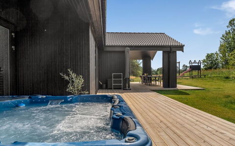Berta - 2Km from the Sea: Schwimmbad, Verbundwerkstoff, Estate, Hütte, Deck, Resort, Hartholz, Garten, Gartenbauten, Design