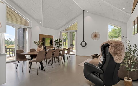 Berta - 2Km from the Sea: Interior Design, Holz, Decke, Flooring, Fussboden, Möbel, Wohnzimmer, Zuhause, Holzboden, Zimmer