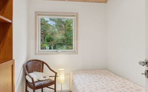 Angelika - 1.3Km from the Sea: Wand, Interior Design, Flooring, Holz, Fussboden, Decke, Schlafzimmer, Bett, Zimmer, Möbel