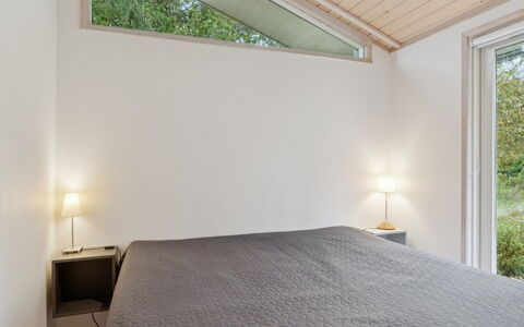 Angelika - 1.3Km from the Sea: Interior Design, Schlafzimmer, Decke, Holz, Bett, Fussboden, Flooring, Zuhause, Möbel, Zimmer