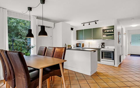 Ilsebet - 30Km from the Sea: Möbel, Interior Design, Flooring, Light Fixture, Küche, Fussboden, Decke, Holz, Countertop, Cabinetry