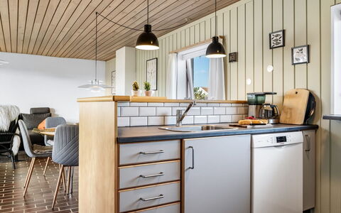 Enwald - 700M from the Sea: Küche, Küchengerät, Holz, Möbel, Interior Design, Countertop, Flooring, Haushaltsgerät, Beleuchtung, Cabinetry
