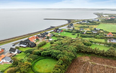 Raika - 25M to the Fjord: Hütte, Hinterhof, Garten, Gartenbauten, Schuppen, Abstellgleis, Gartenmöbel, Blockhaus, Outdoor Struktur, Hütte