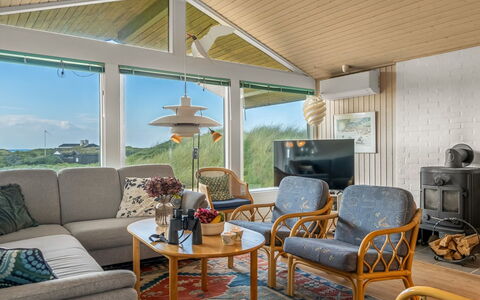 Myrna - 250M from the Sea: 