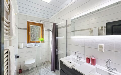 Saalbach-Hinterglemm 107: Interior Design, Flooring, Armatur, Badezimmer, Fussboden, Sinken, Zapfhahn, Installation, Zuhause, Decke