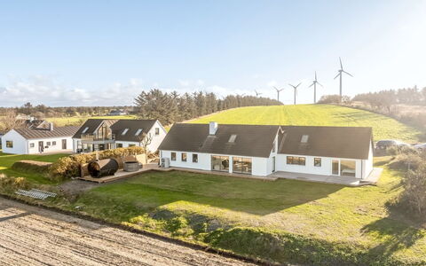 Elida - 400M from the Sea: Zuhause, Wohngebiet, Haus, Hütte, Dach, Grundstueck, Abstellgleis, Garten, Estate, Rasen