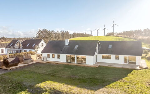 Elida - 400M from the Sea: Zuhause, Wohngebiet, Haus, Hütte, Dach, Grundstueck, Abstellgleis, Garten, Estate, Rasen