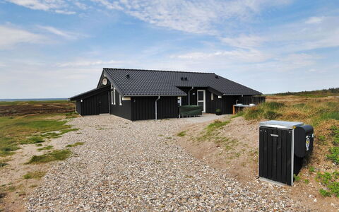 Arisa - 100M to the Fjord: Haus, Dach, Zuhause, Hütte, Strauch, Ground, Estate, Bauernhaus, Abstellgleis, Gartenbauten