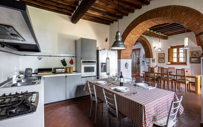 Maria Gabriella Holiday Home In Monticchiello: Möbel, Wand, Interior Design, Flooring, Decke, Küche, Zuhause, Stuhl, Zimmer, Fussboden