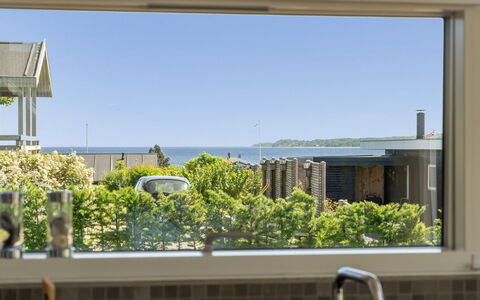 Karitte - 300M from the Sea: Holz, Zuhause, Veranda, Deck, Hartholz, Dach, Holzbeize, Holzboden, Eco Hotel