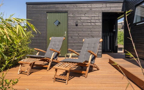 Karitte - 300M from the Sea: Holz, Zuhause, Veranda, Deck, Hartholz, Dach, Holzbeize, Holzboden, Eco Hotel