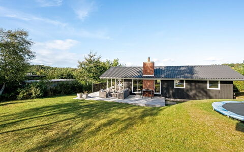 Eggertsine - 1.2Km from the Sea: Holz, Zuhause, Veranda, Deck, Hartholz, Dach, Holzbeize, Holzboden, Eco Hotel