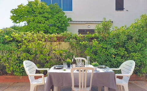 Le Barcarès 255: Möbel, Stuhl, Tisch Im Freien, Gartenmöbel, Schatten, Küche & Esszimmer Tisch, Garten, Garten, Landscaping, Hinterhof