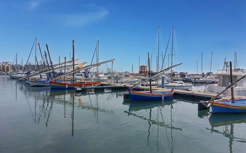 Les Supers Marines: Boot, Blau, Wasser, Gewässer, Watercraft, Boote Und Boating - Geräte Und Materialien, Yachthafen, Wasserweg, Mast
