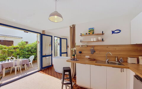 Le Barcarès 255: Möbel, Flooring, Holz, Interior Design, Fussboden, Countertop, Küche, Zimmer, Zuhause, Cabinetry