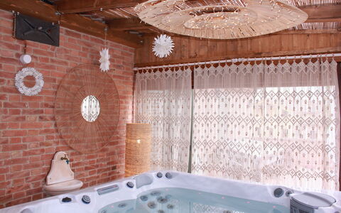 Holiday Home Croce With Spa: Interior Design, Möbel, Fussboden, Flooring, Schlafzimmer, Holz, Decke, Bett, Beleuchtung, Zimmer