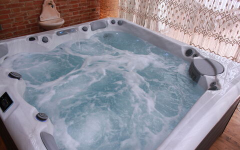 Holiday Home Croce With Spa: Armatur, Badewanne, Jacuzzi, Installation, Badezimmer, Zapfhahn