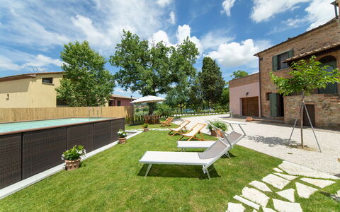 Holiday Home Croce With Spa: Wohngebiet, Garten, Grundstueck, Gartenmöbel, Zuhause, Schatten, Hinterhof, Schwimmbad, Landscaping, Estate