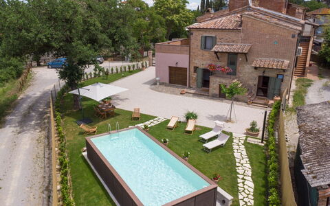 Holiday Home Croce With Spa: Schwimmbad, Wohngebiet, Haus, Zuhause, Grundstueck, Resort, Menschliche Siedlung, Urban Design, Estate, Garten