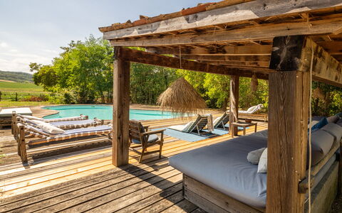 Villa Poggio Zucchino, Pool, Wellness, Piacenza: Schwimmbad, Möbel, Holz, Gartenmöbel, Resort, Veranda, Deck, Freizeit, Stuhl, Eco Hotel