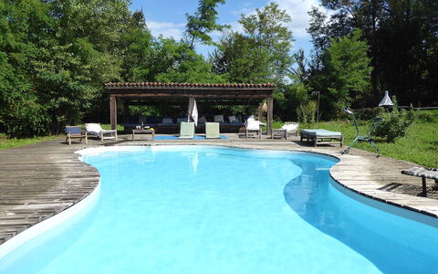 Villa Poggio Zucchino, Pool, Wellness, Piacenza: Schwimmbad, Wasser, Möbel, Gartenmöbel, Resort, Freizeit, Stuhl, Schatten, Verbundwerkstoff, Eco Hotel