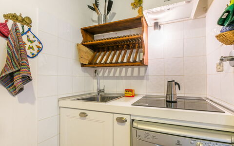Ridaldi: Major Appliance, Holz, Küchengerät, Küche, Interior Design, Flooring, Zimmer, Fussboden, Möbel, Countertop