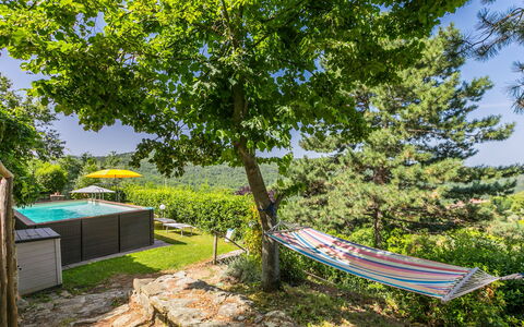 Ridaldi: Schatten, Garten, Freizeit, Schwimmbad, Eco Hotel, Gartenmöbel, Rasen, Landscaping, Garten, Hinterhof