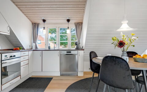 Edel - 250M from the Sea: Flooring, Holz, Interior Design, Holzboden, Fussboden, Decke, Möbel, Küche, Zuhause, Küche & Esszimmer Tisch